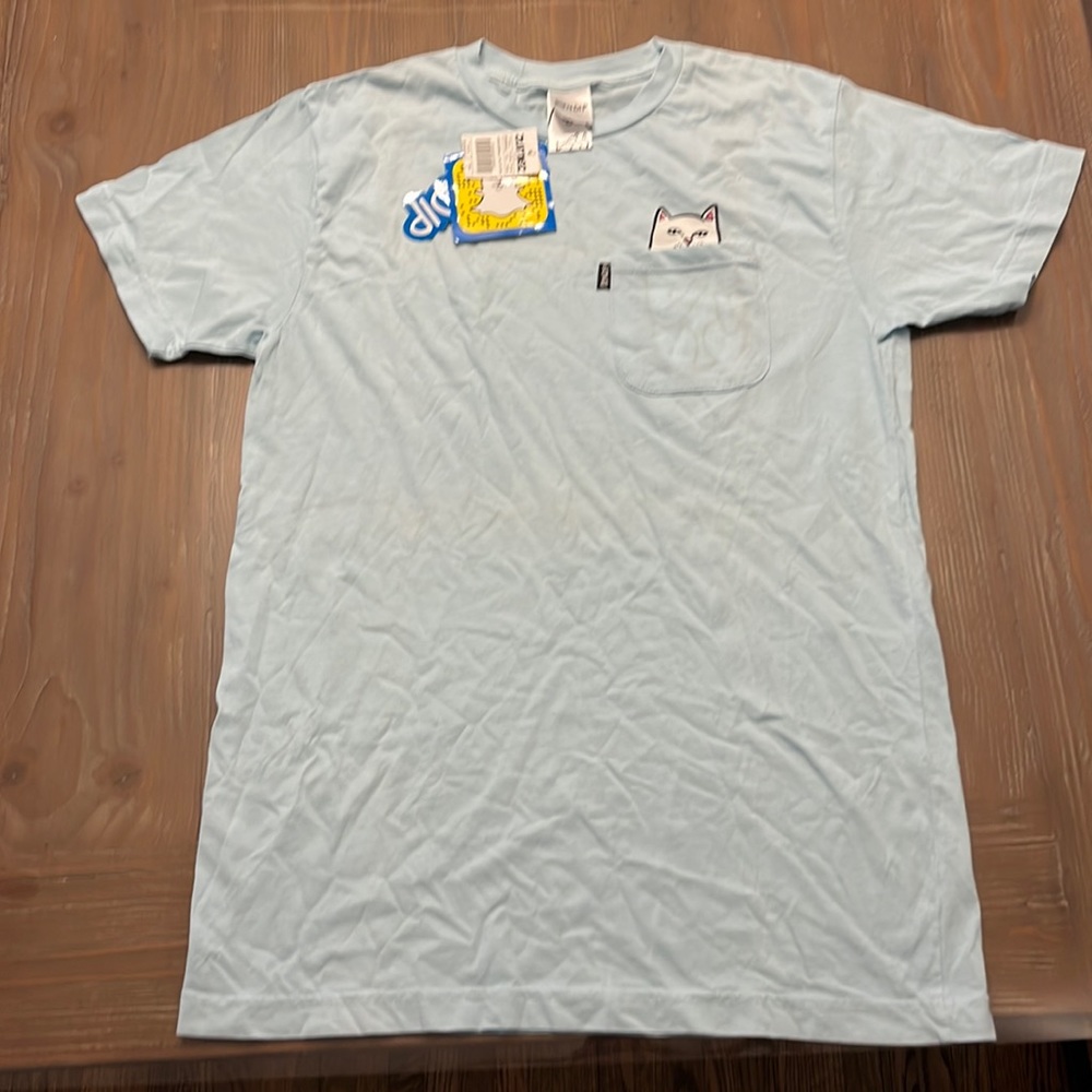 NWT medium men’s tshirt with cat in front pocket